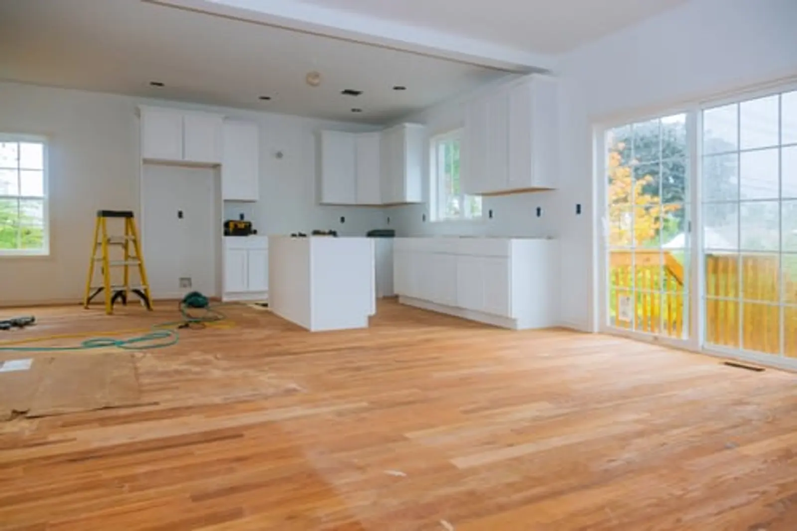 Flores Pro-Cleaning LLC team at work